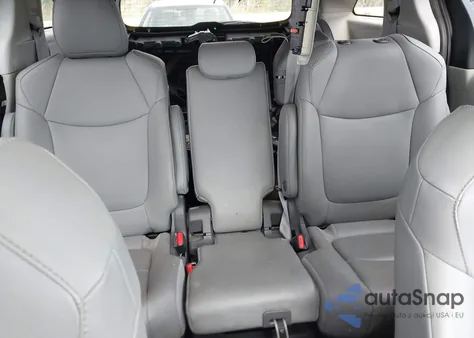 2021 Toyota Sienna Xle z USA, uszkodzony, nr VIN 5TDYRKECXMS029757